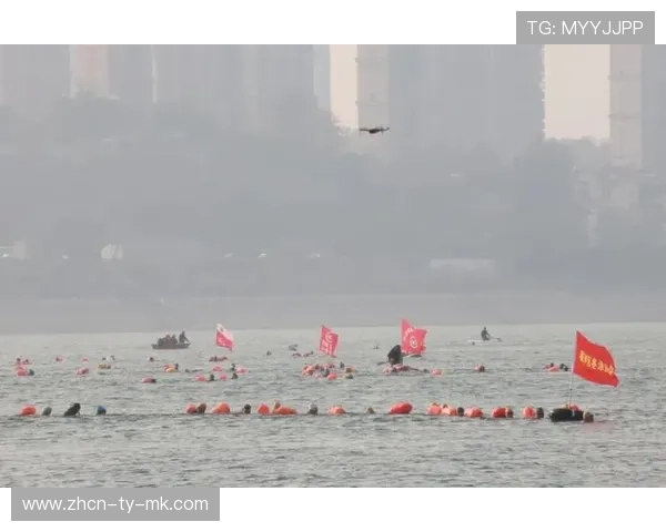 湖南冬泳公开赛女子畅游组决赛结束，选手毅力战胜低温挑战。